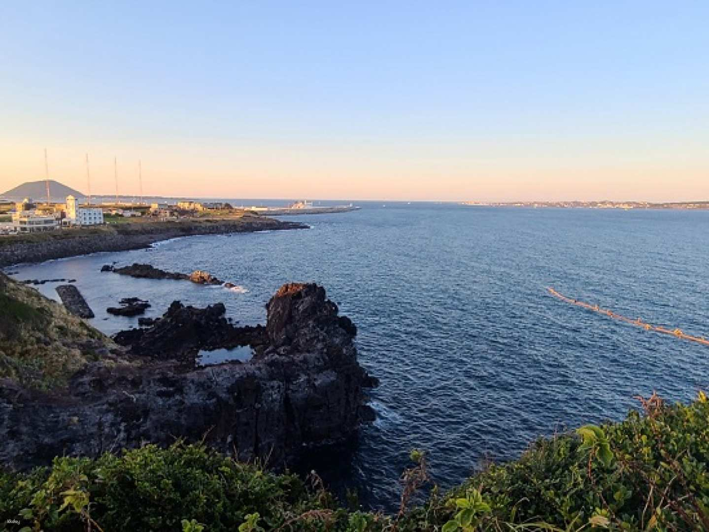 Jeju Island, Korea - City/Chinese-language sightseeing taxi with Japanese driver - Photo 1 of 10